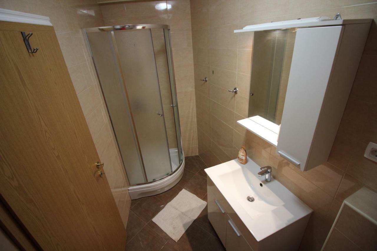 Apartmani Irena โนวีวีโนดอลสกี ภายนอก รูปภาพ