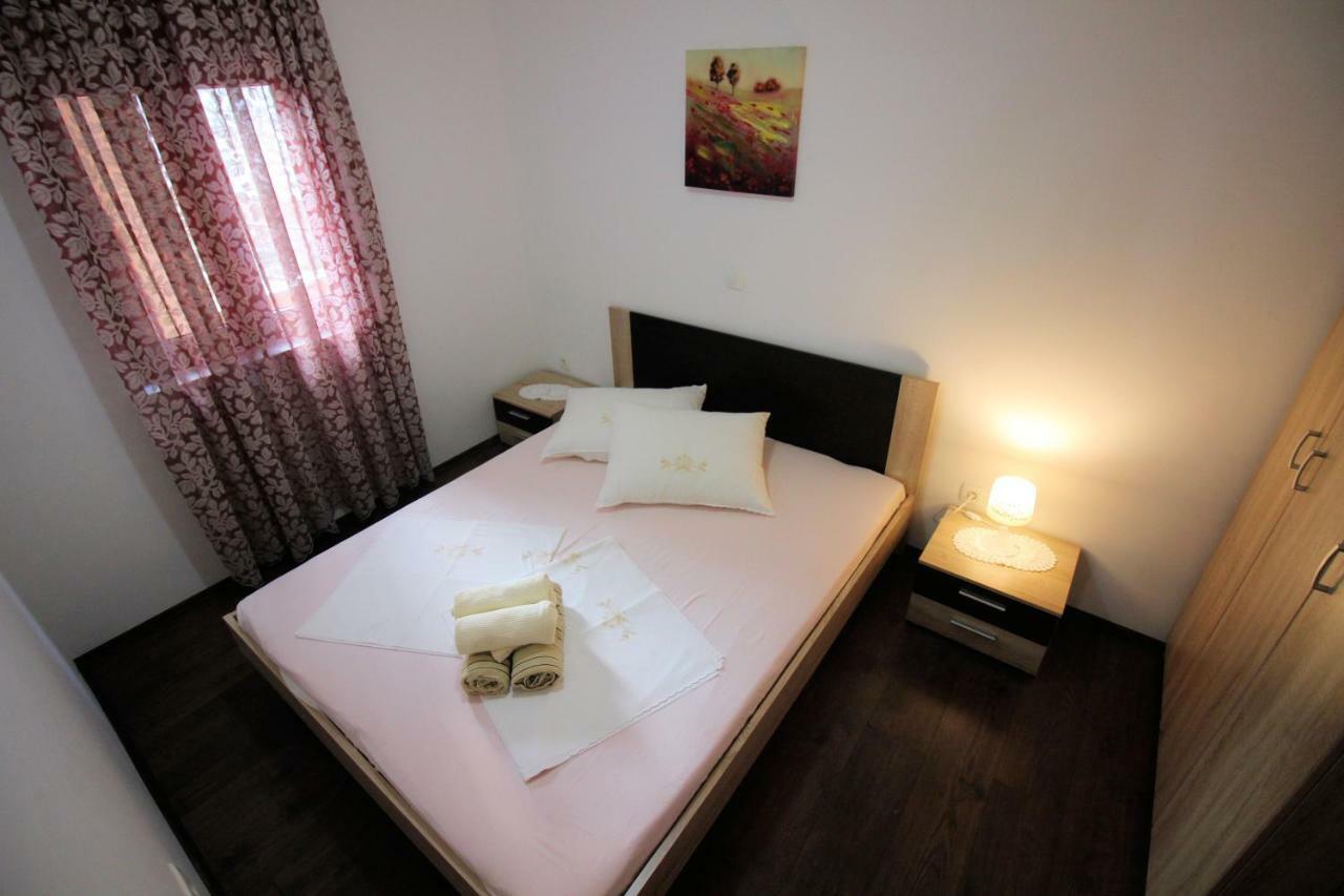 Apartmani Irena โนวีวีโนดอลสกี ภายนอก รูปภาพ