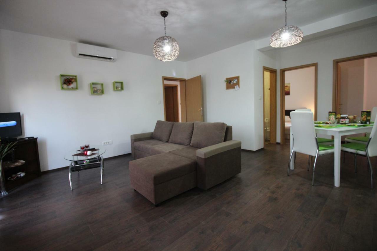 Apartmani Irena โนวีวีโนดอลสกี ภายนอก รูปภาพ