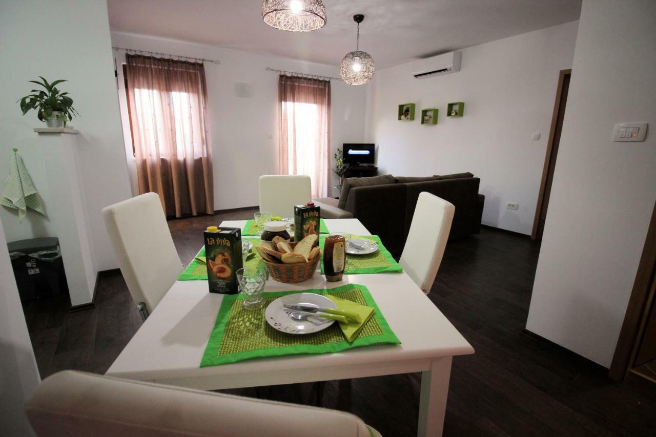 Apartmani Irena โนวีวีโนดอลสกี ภายนอก รูปภาพ