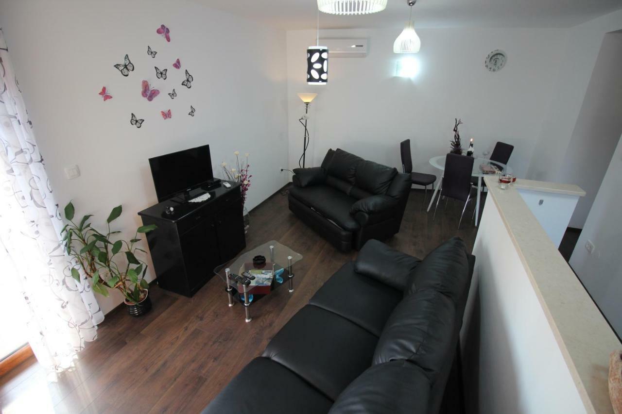 Apartmani Irena โนวีวีโนดอลสกี ภายนอก รูปภาพ