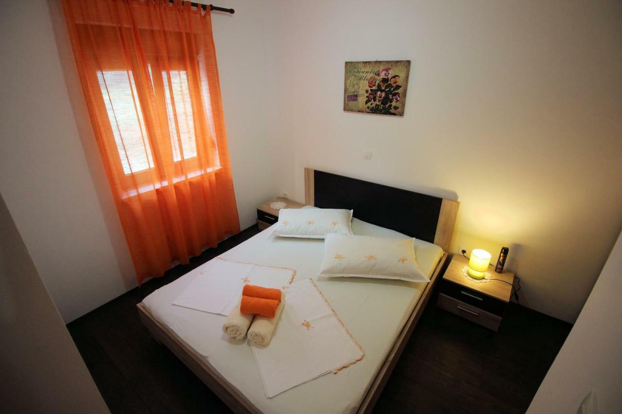 Apartmani Irena โนวีวีโนดอลสกี ภายนอก รูปภาพ
