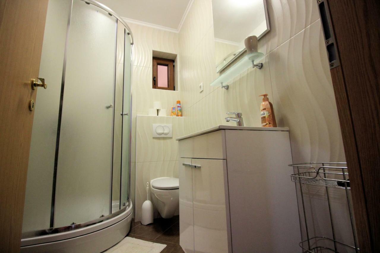 Apartmani Irena โนวีวีโนดอลสกี ภายนอก รูปภาพ