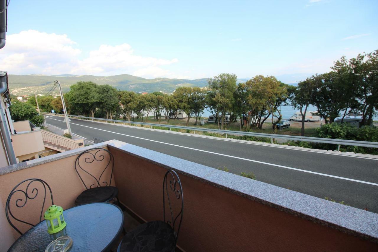Apartmani Irena โนวีวีโนดอลสกี ภายนอก รูปภาพ
